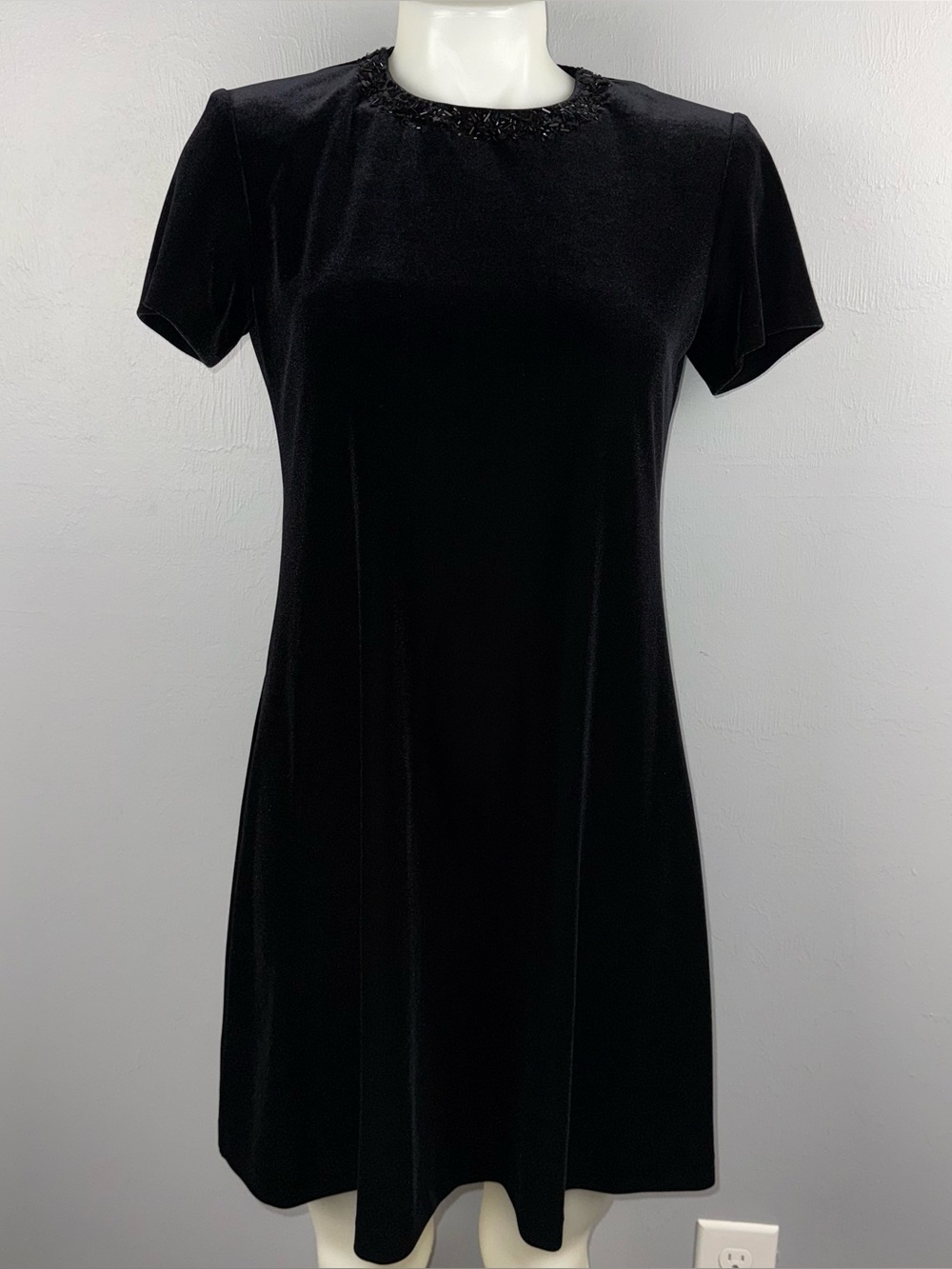 J.R. Nites Velour Dress Women’s Small Black Beaded Collar Vintage *READ